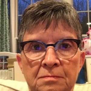 Meet your Posher, Cynthia